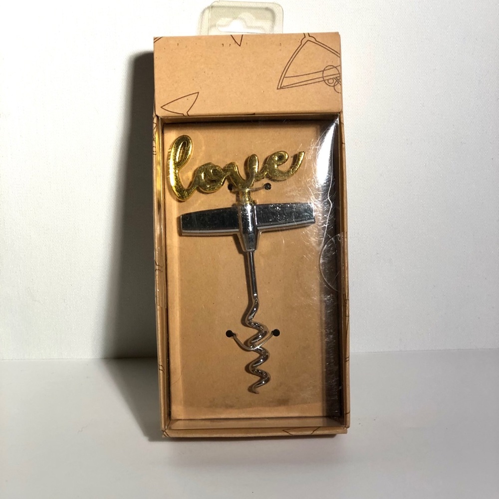 ⛄️ “Love” Wine bottle opener